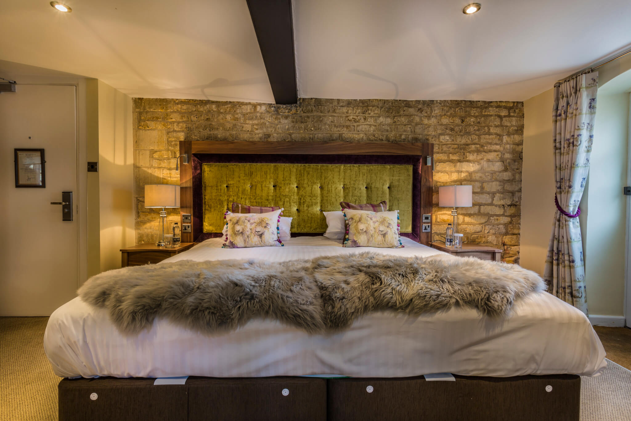 The White Hart Royal Hotel Moreton in Marsh Bedrooms scaled