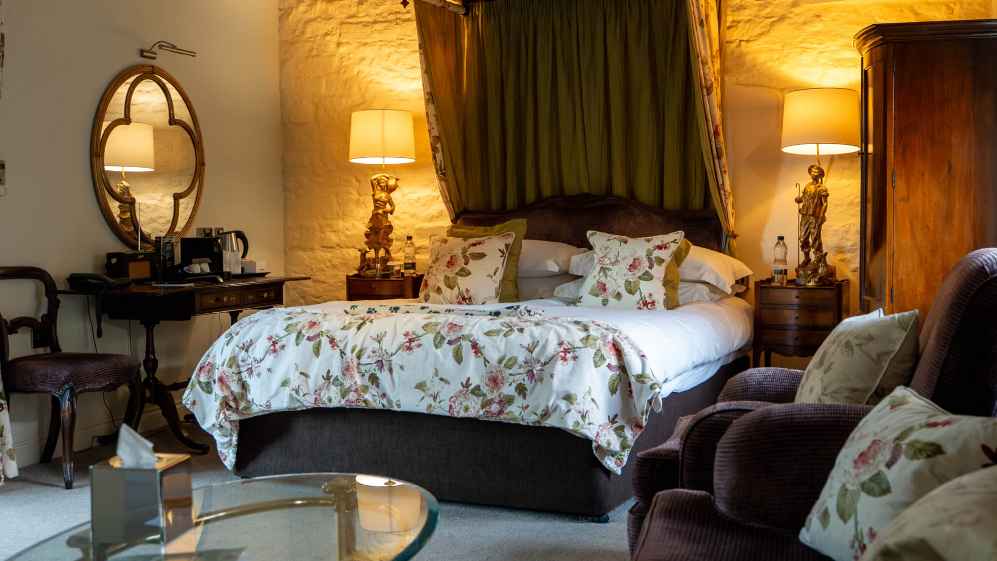 The White Hart Royal Hotel Moreton in Marsh Stay and Explore scaled