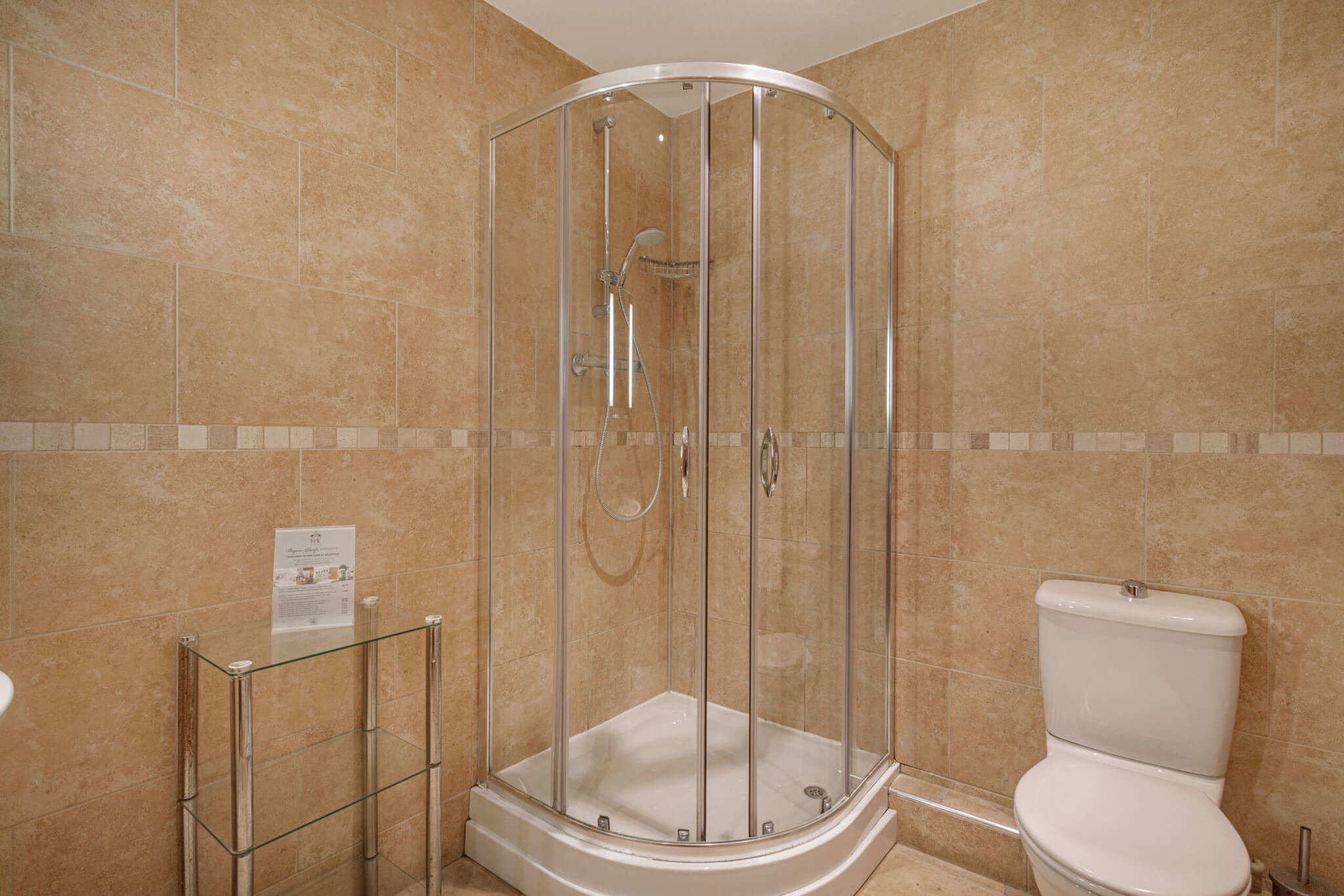 White Hart Royal Hotel Deluxe Double Room Shower scaled